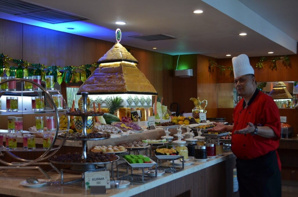 Cahaya Ramadhan di Emersia Hotel & Resto Bisa Makan Sepuasnya